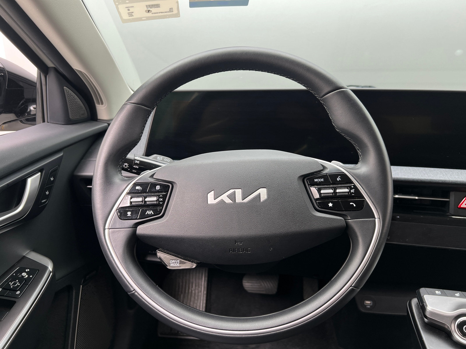 Thumbnail: 2023 Kia EV6 - 4