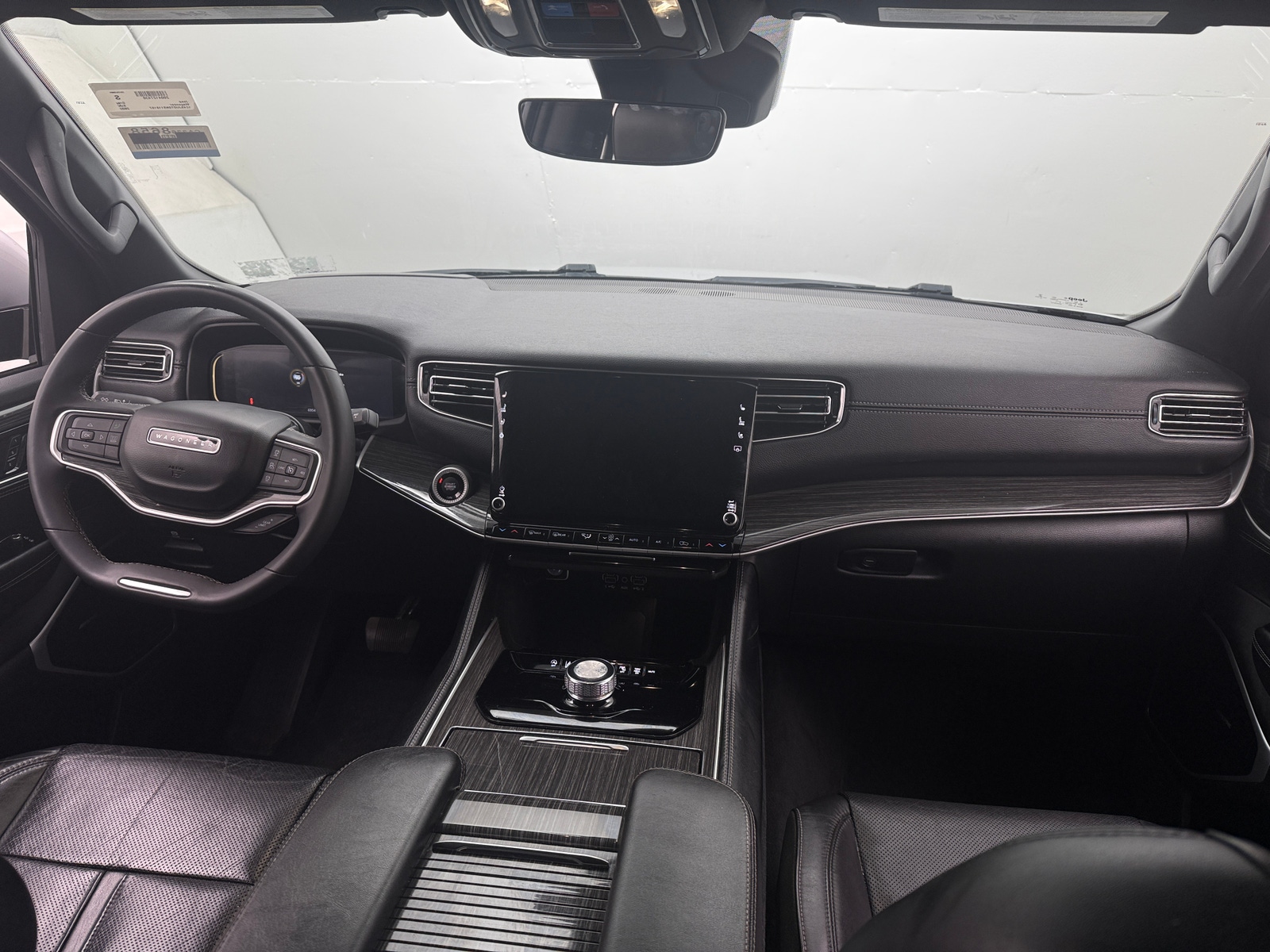 Thumbnail: 2022 Jeep Wagoneer - 2