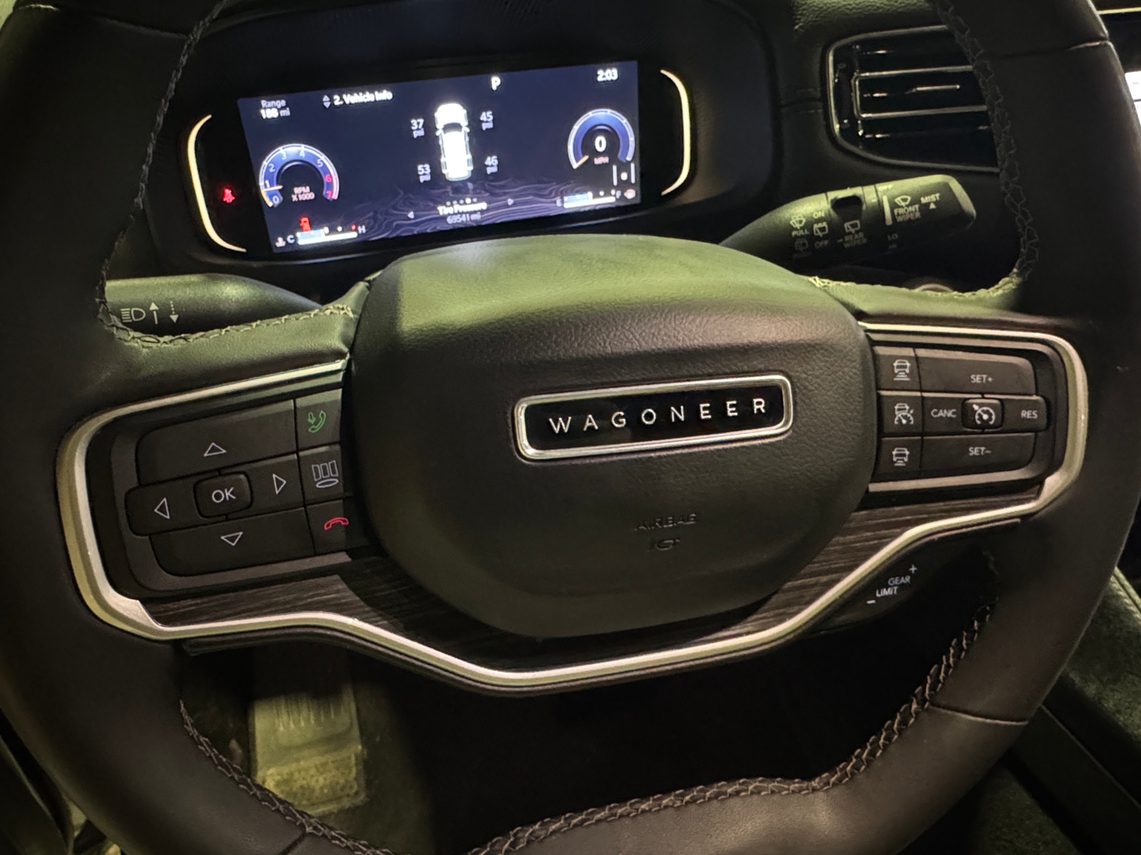 Thumbnail: 2022 Jeep Wagoneer - 4