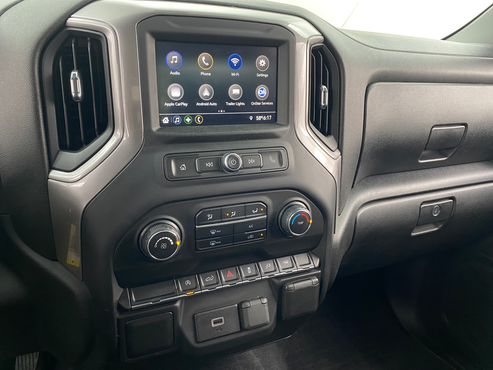 Thumbnail: 2020 Chevrolet Silverado 1500 - 4