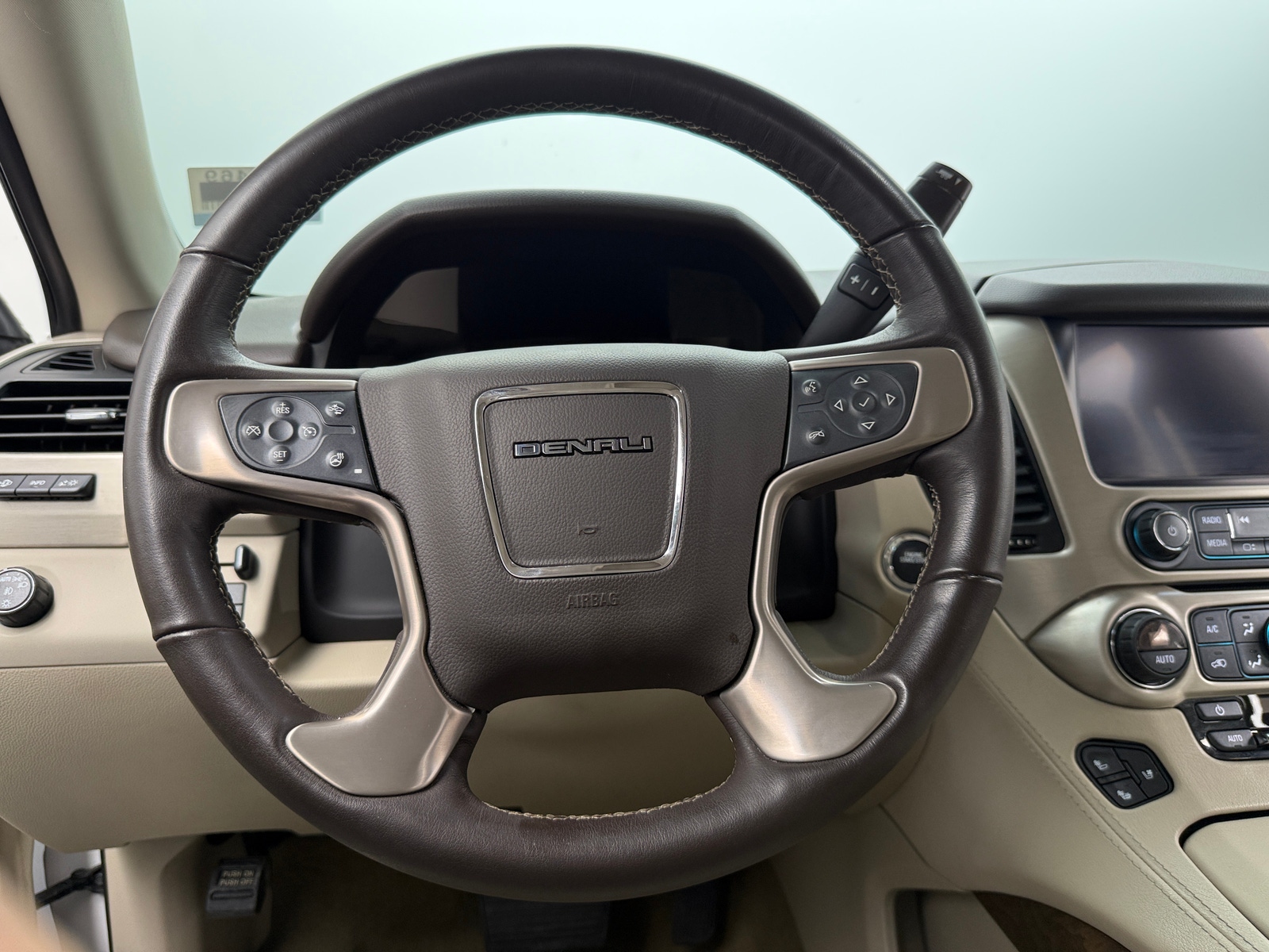 Thumbnail: 2018 GMC Yukon XL - 4