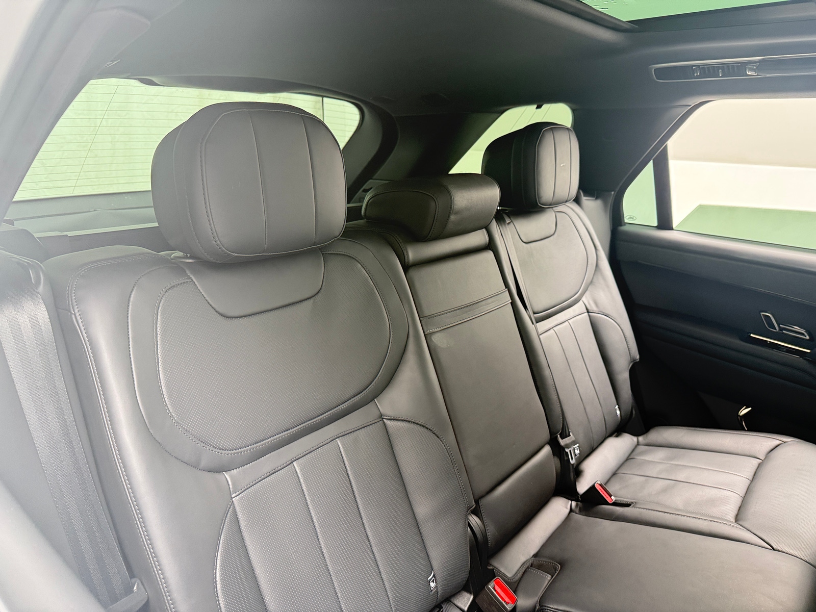 Thumbnail: 2023 Land Rover Range Rover Sport - 5