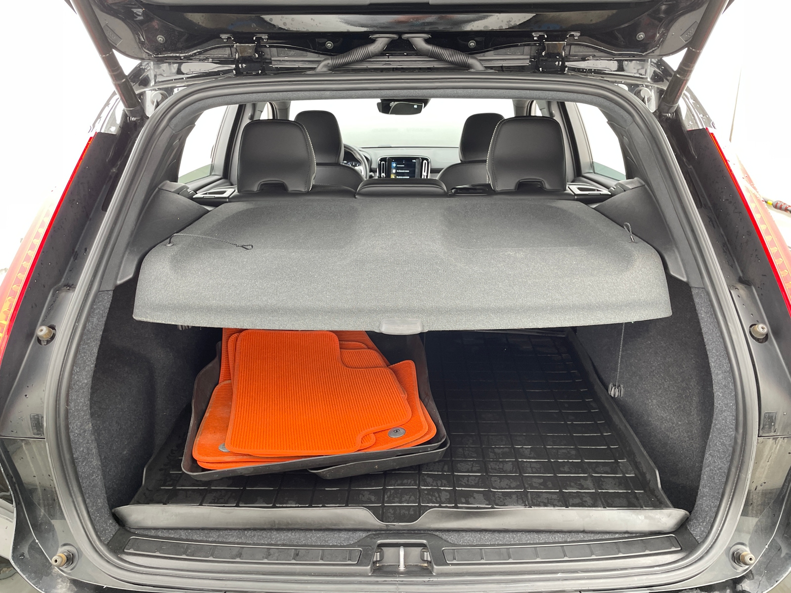 Thumbnail: 2021 Volvo XC40 - 6