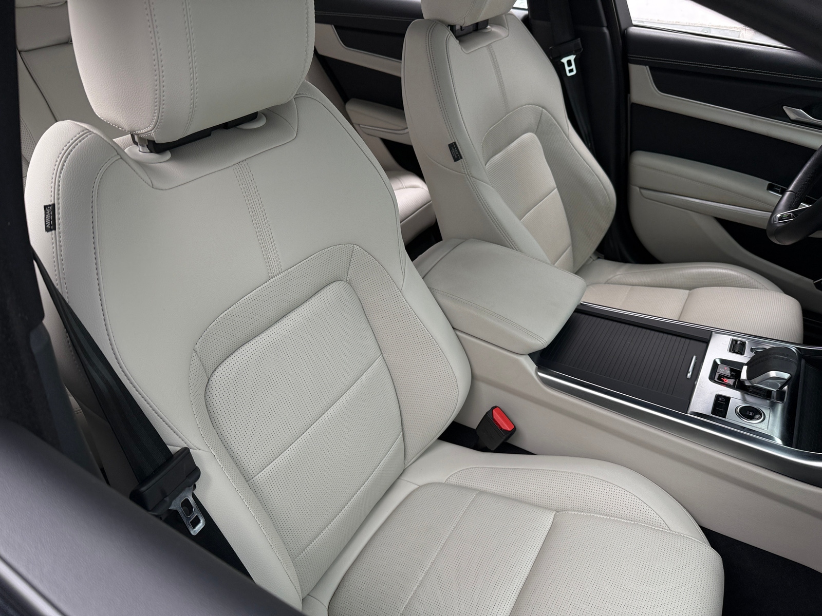 Thumbnail: 2023 Jaguar XF - 2