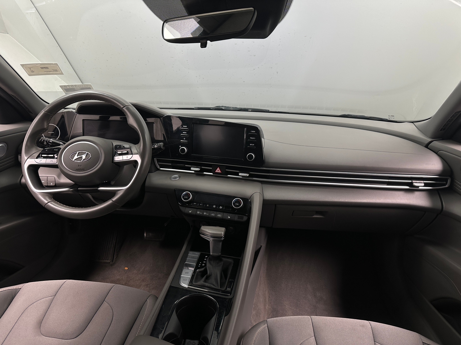 Thumbnail: 2022 Hyundai Elantra - 3