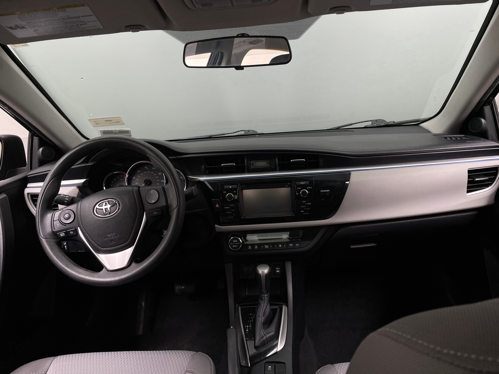 Thumbnail: 2015 Toyota Corolla - 3