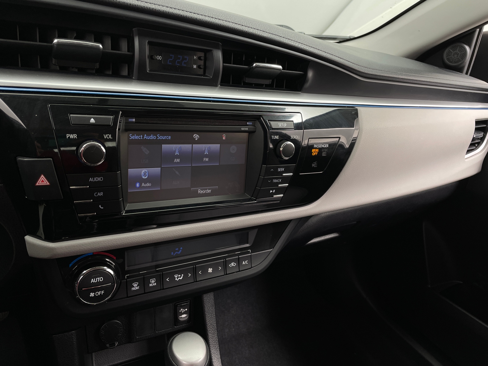 Thumbnail: 2015 Toyota Corolla - 4