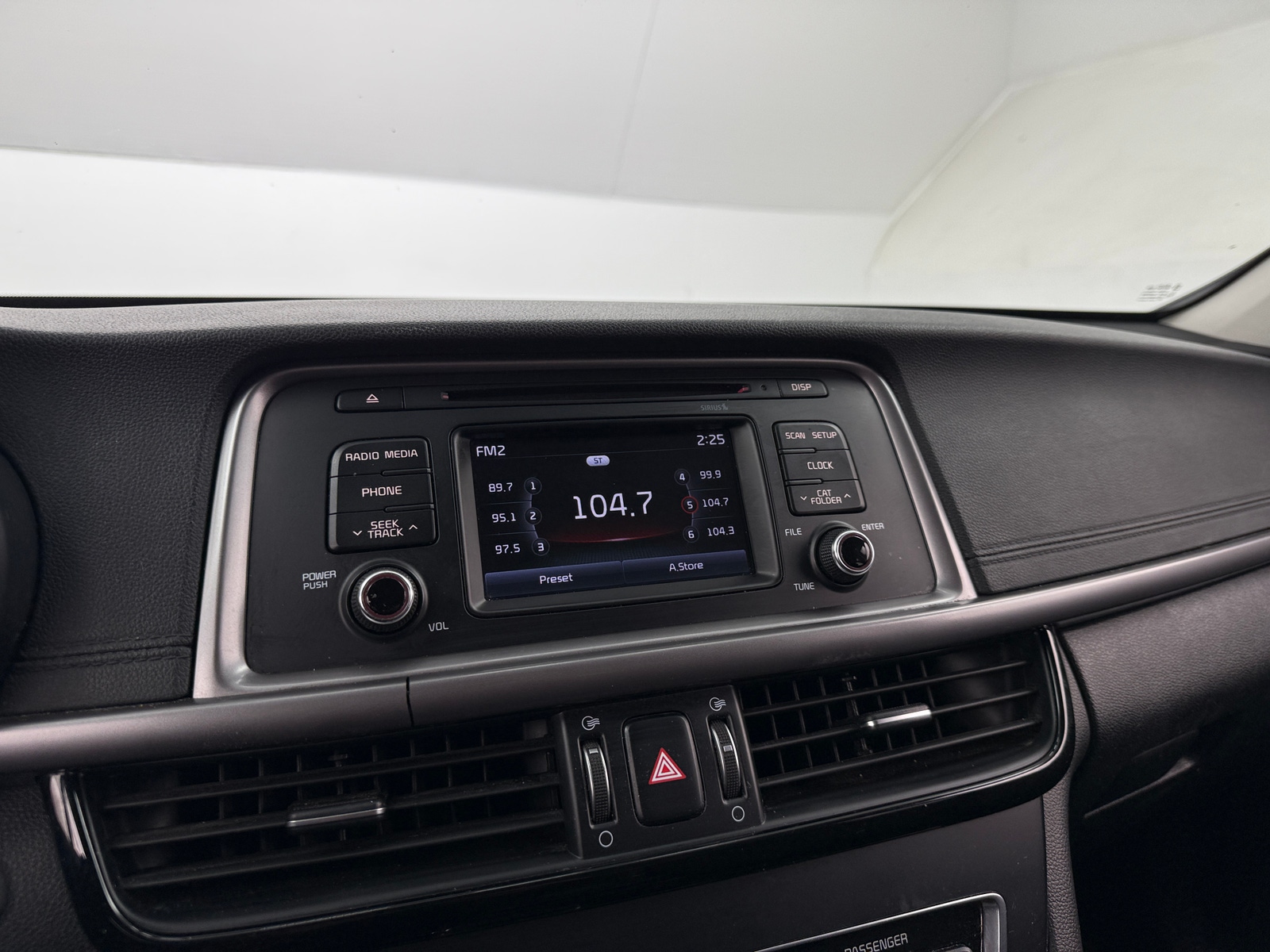 Thumbnail: 2016 Kia Optima - 4