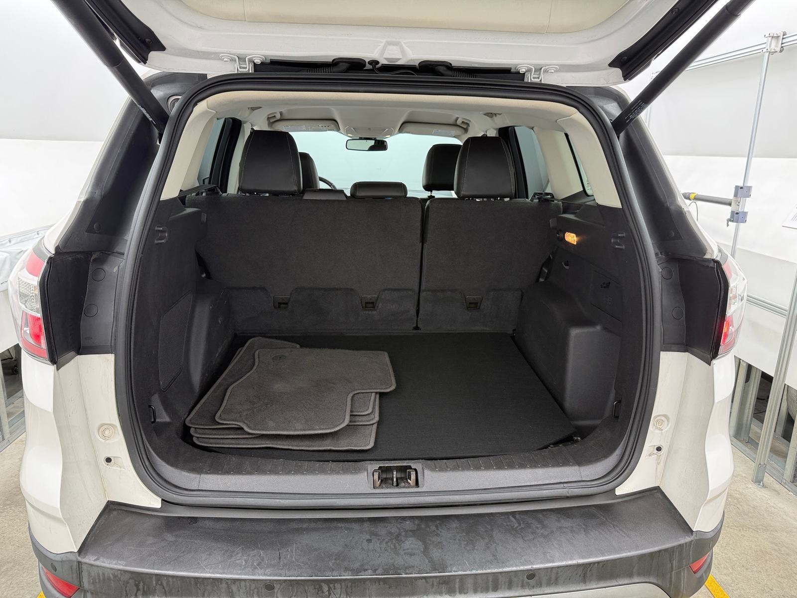 Thumbnail: 2017 Ford Escape - 6