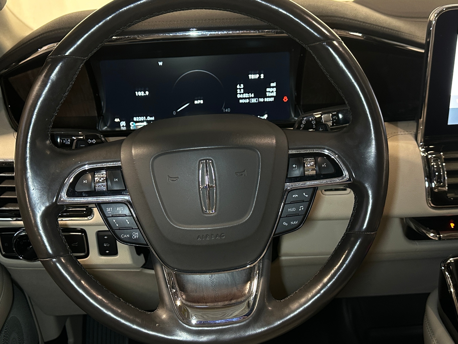 Thumbnail: 2019 Lincoln Navigator - 4