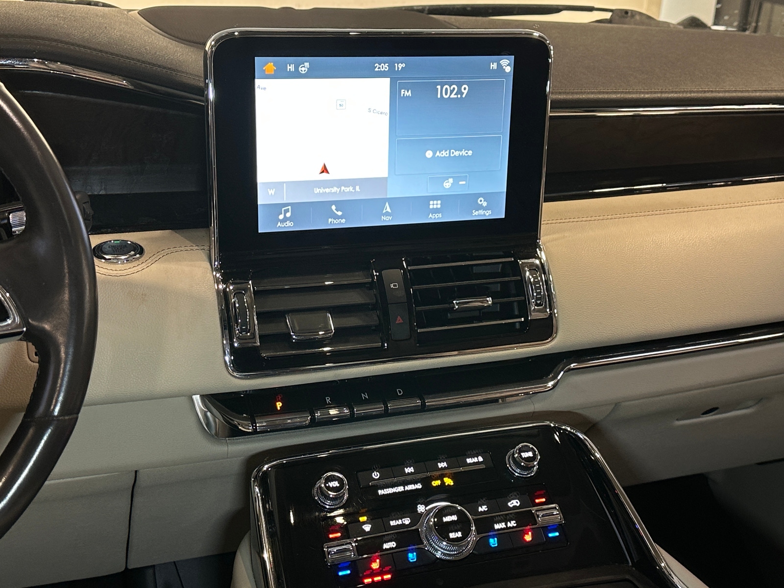 Thumbnail: 2019 Lincoln Navigator - 3