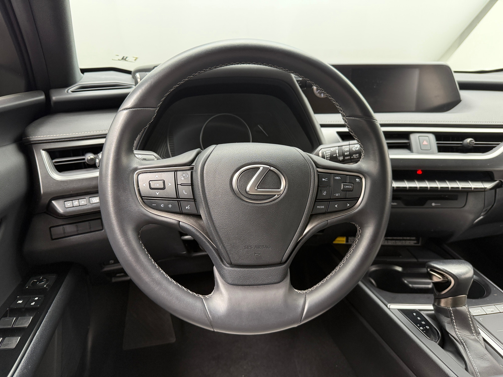 Thumbnail: 2022 Lexus UX - 4