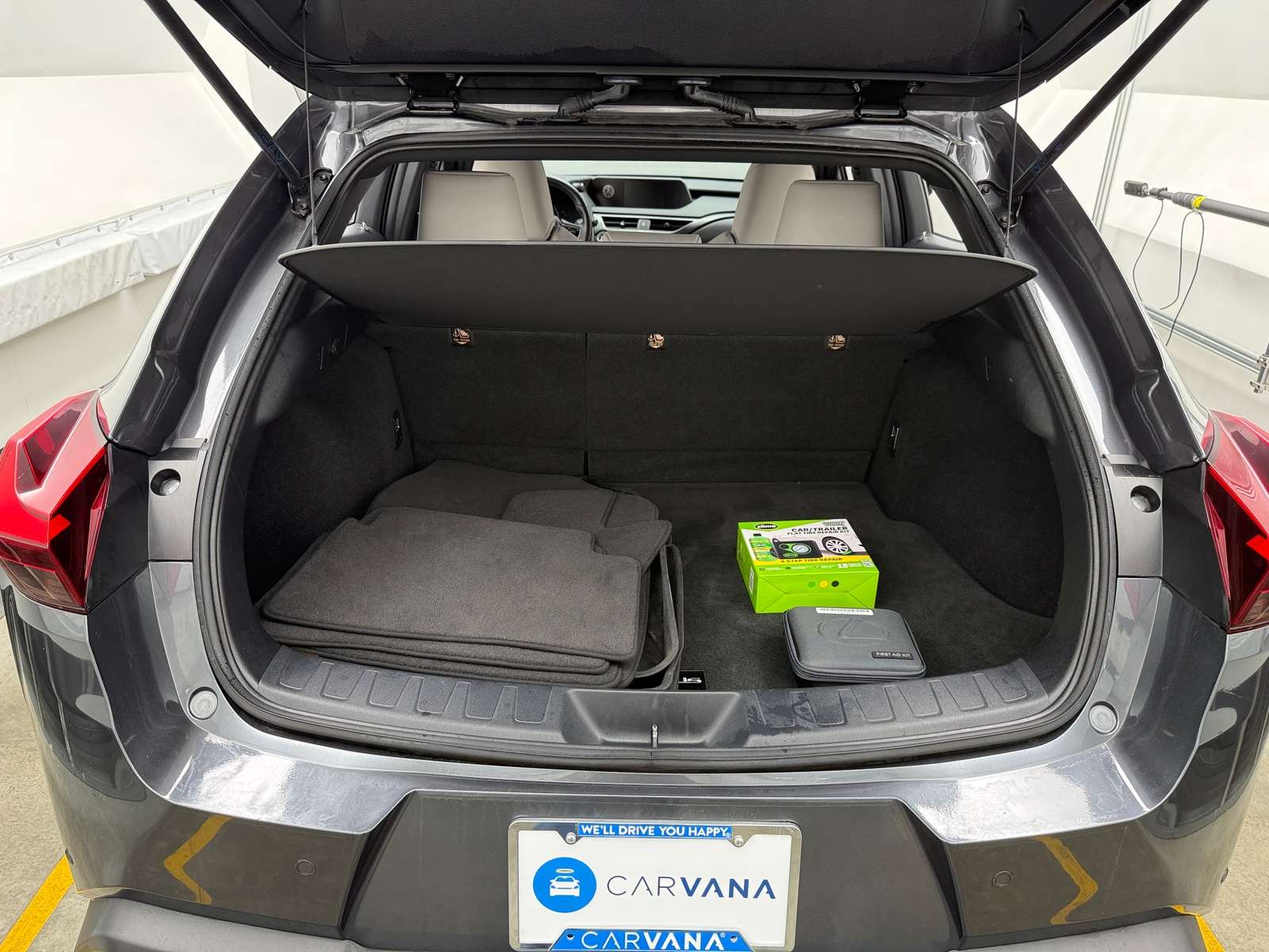 Thumbnail: 2022 Lexus UX - 6