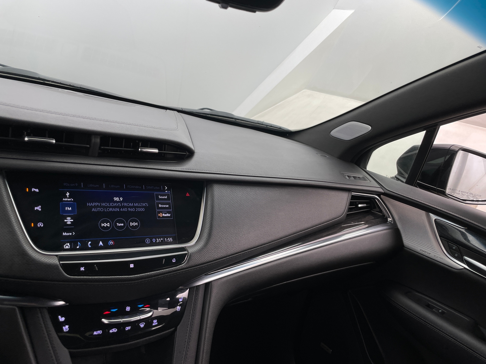 Thumbnail: 2020 Cadillac XT5 - 3