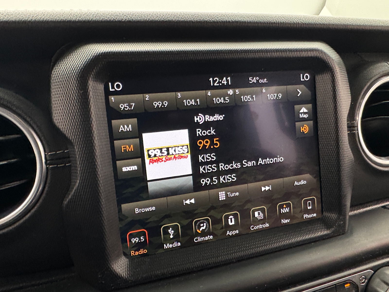 Thumbnail: 2018 Jeep Wrangler - 3