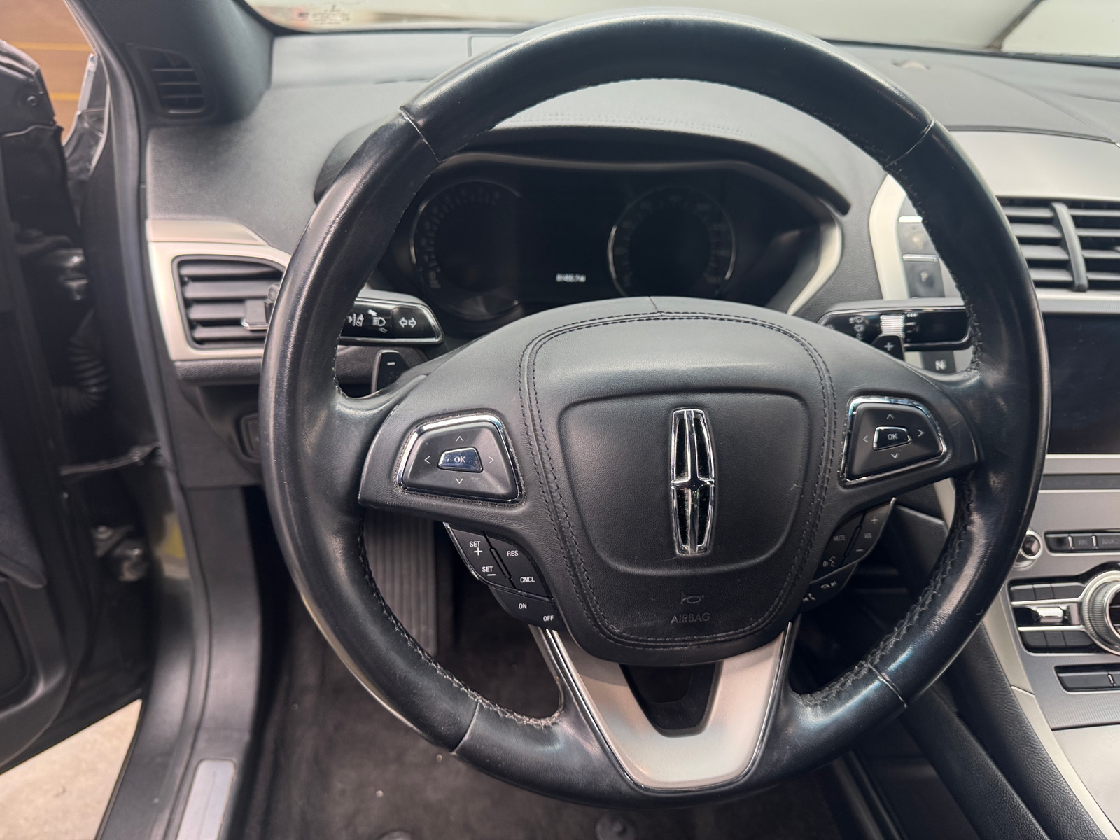 Thumbnail: 2019 Lincoln MKZ - 4