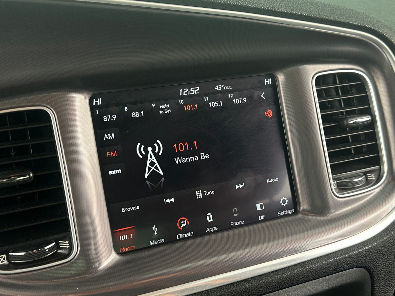 Thumbnail: 2019 Dodge Charger - 4