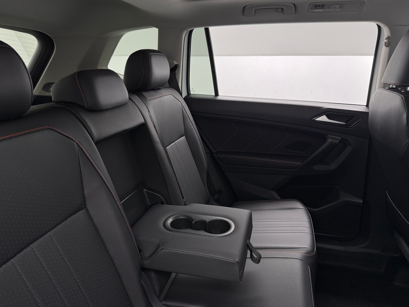 Thumbnail: 2024 Volkswagen Tiguan - 5