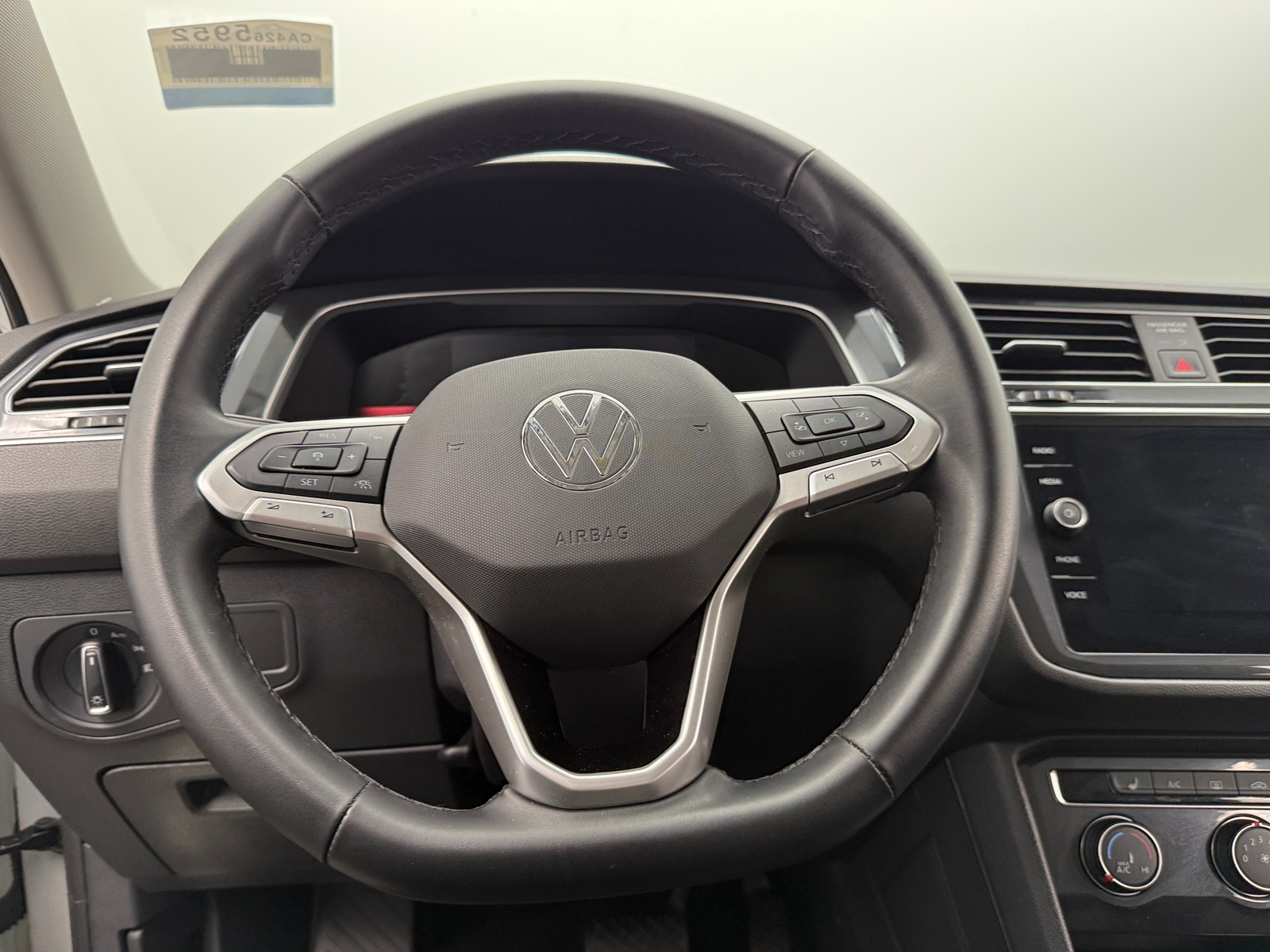 Thumbnail: 2024 Volkswagen Tiguan - 4