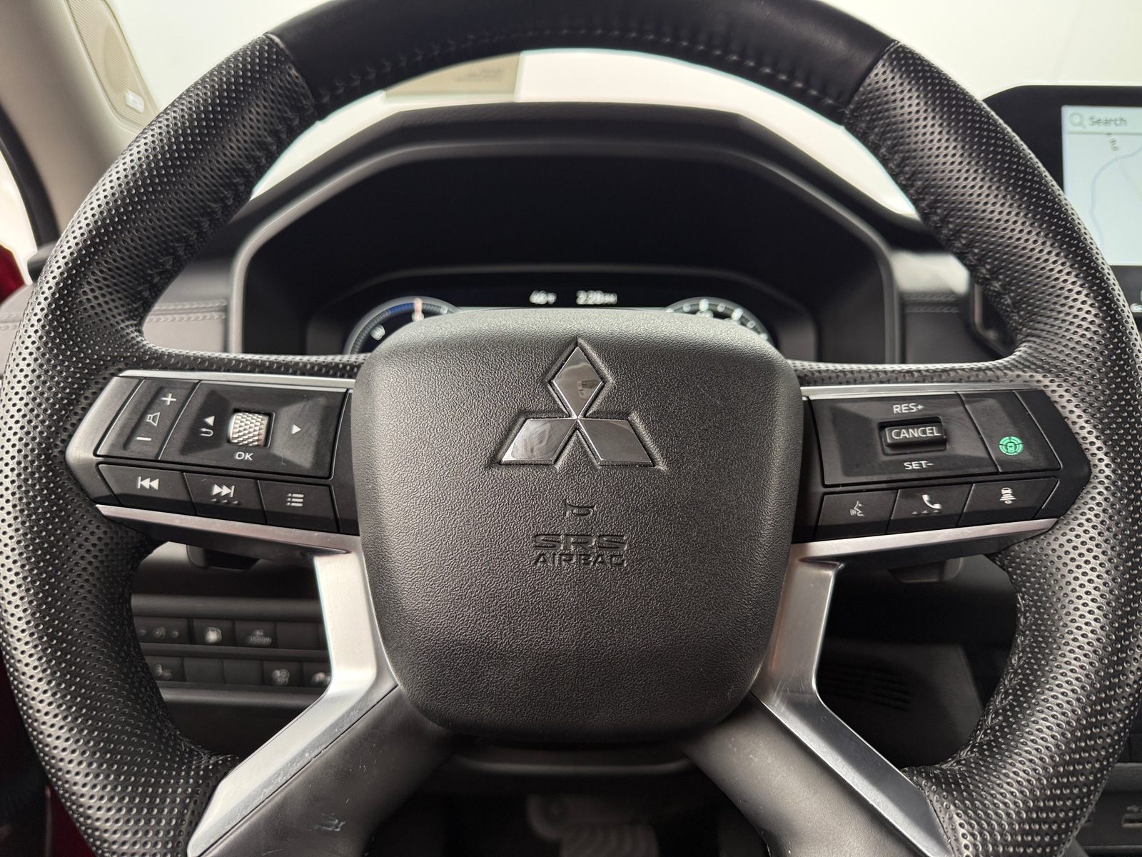 Thumbnail: 2023 Mitsubishi Outlander - 4