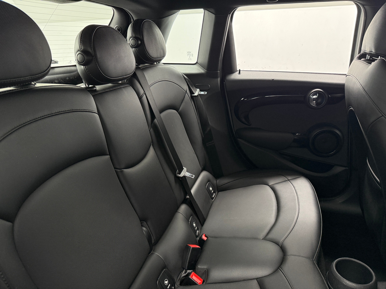 Thumbnail: 2016 MINI Cooper Hardtop - 6