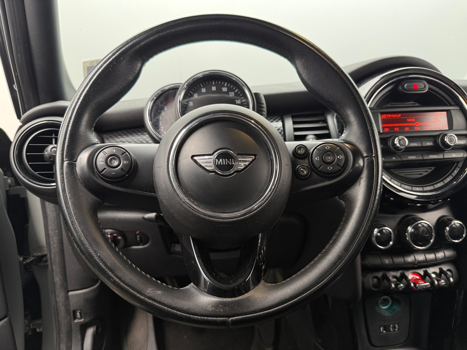 Thumbnail: 2016 MINI Cooper Hardtop - 5