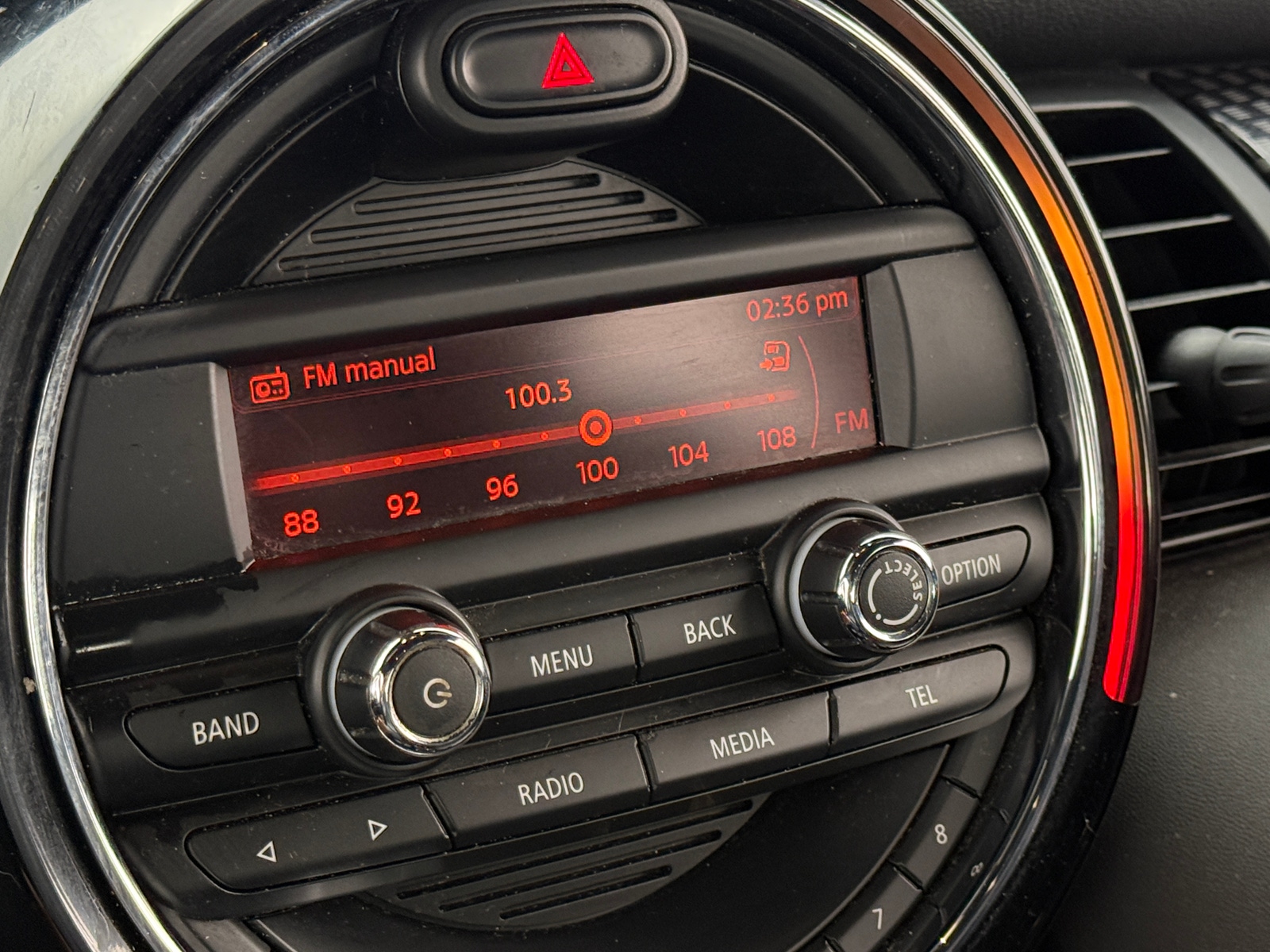 Thumbnail: 2016 MINI Cooper Hardtop - 4