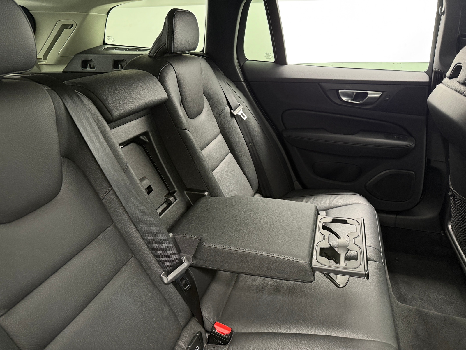 Thumbnail: 2025 Volvo V60 - 5