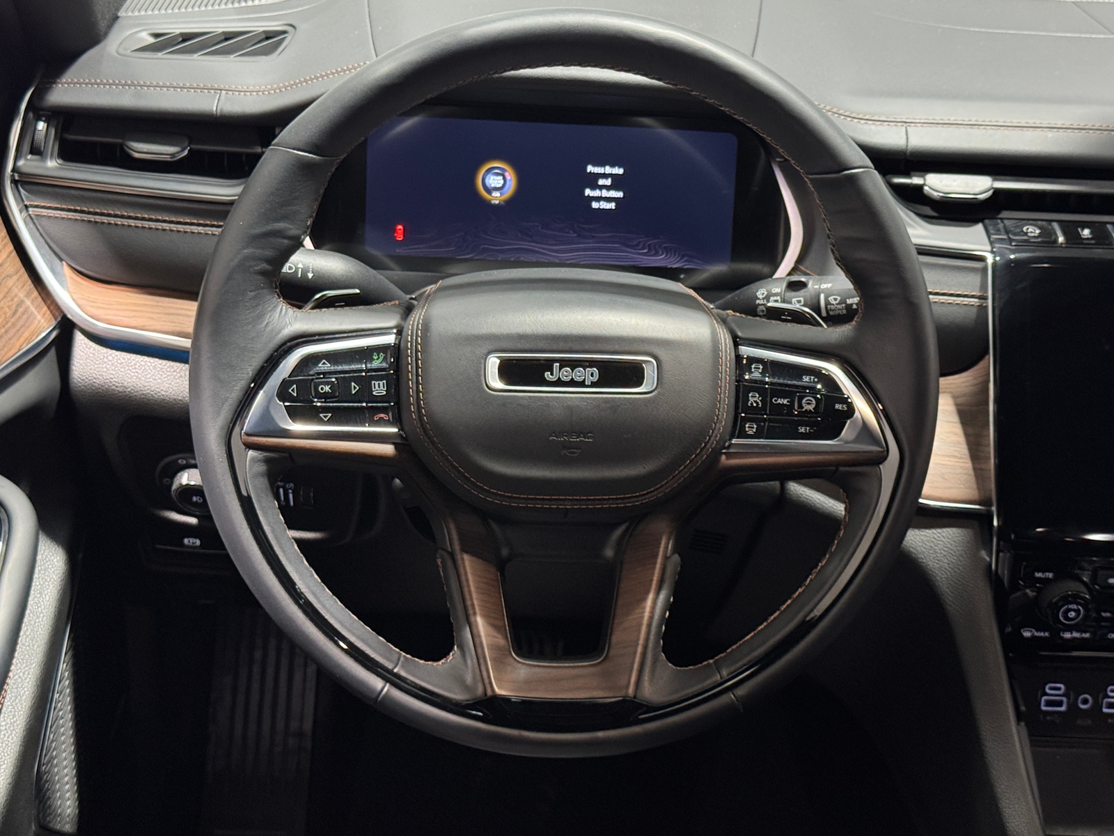 Thumbnail: 2024 Jeep Grand Cherokee L - 4