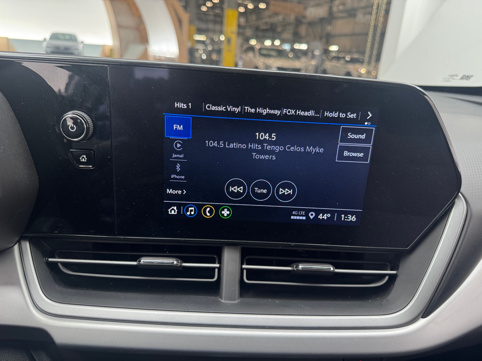 Thumbnail: 2025 Chevrolet Trax - 4