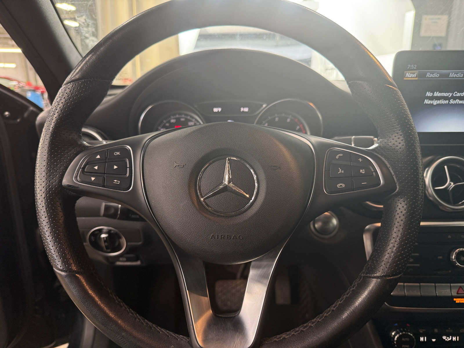 Thumbnail: 2019 Mercedes-Benz GLA - 4