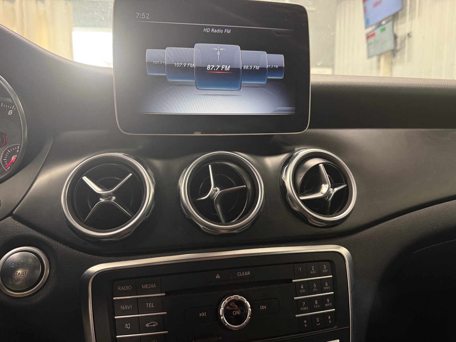 Thumbnail: 2019 Mercedes-Benz GLA - 3