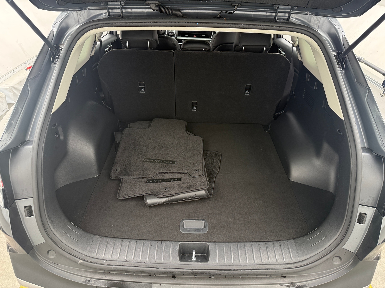 Thumbnail: 2023 Kia Sportage - 6