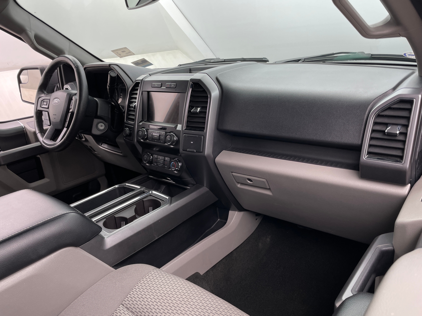 Thumbnail: 2019 Ford Econoline - 3