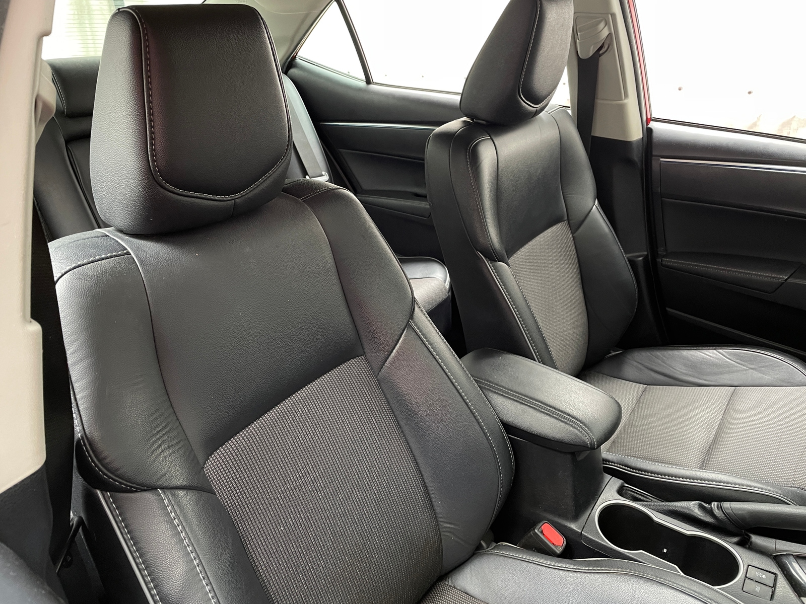 Thumbnail: 2015 Toyota Corolla - 2