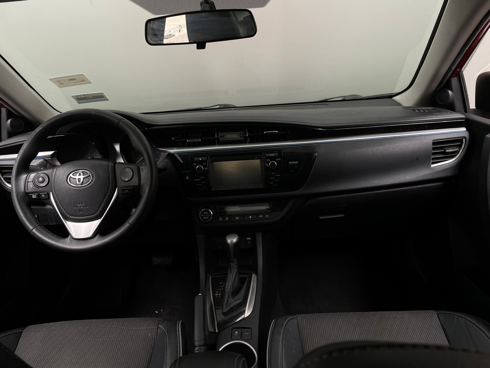 Thumbnail: 2015 Toyota Corolla - 3