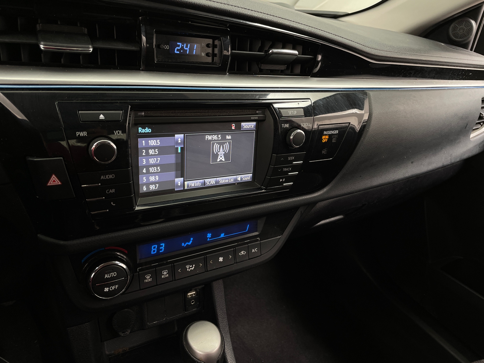 Thumbnail: 2015 Toyota Corolla - 4