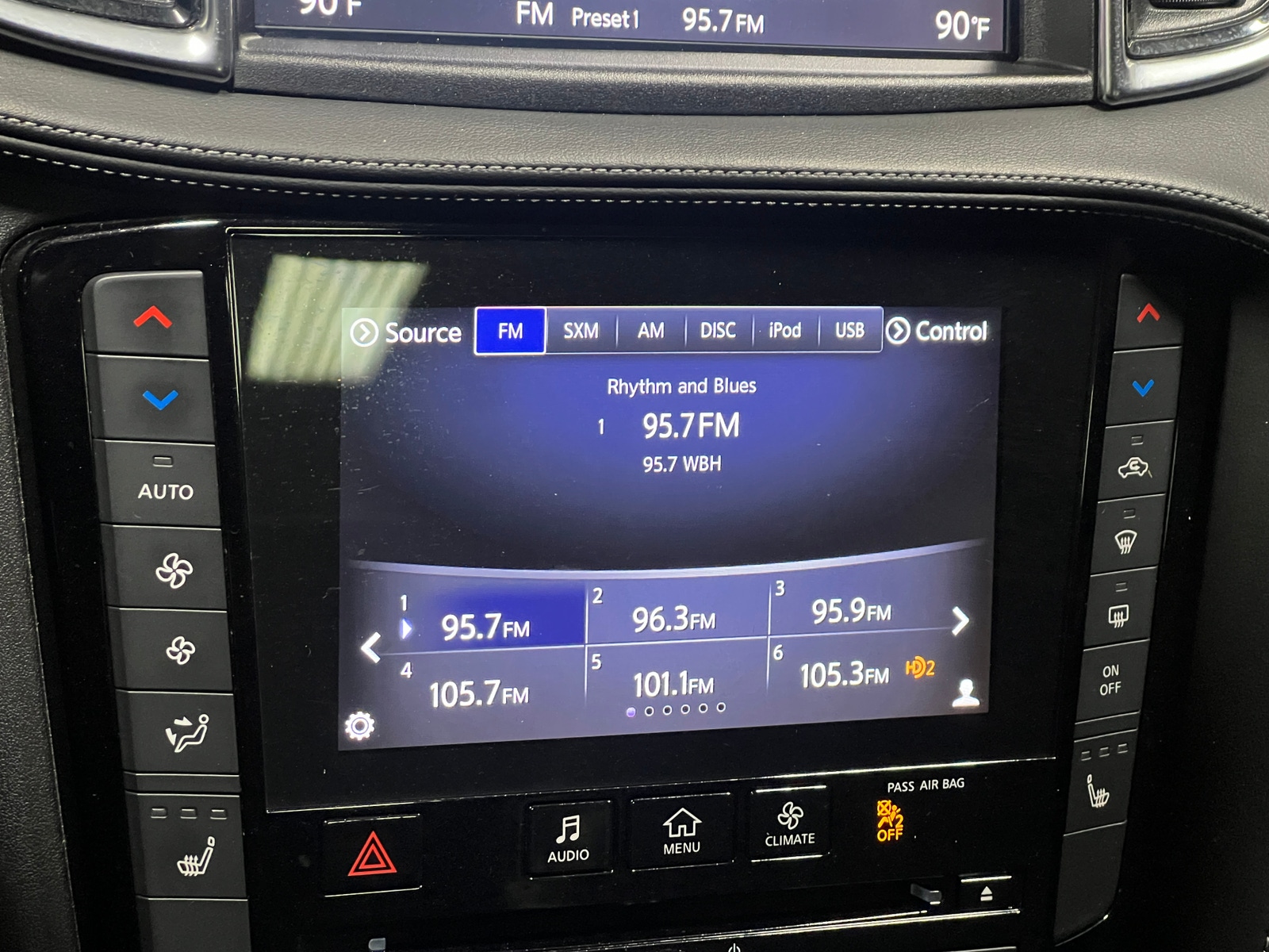 Thumbnail: 2019 INFINITI QX50 - 3