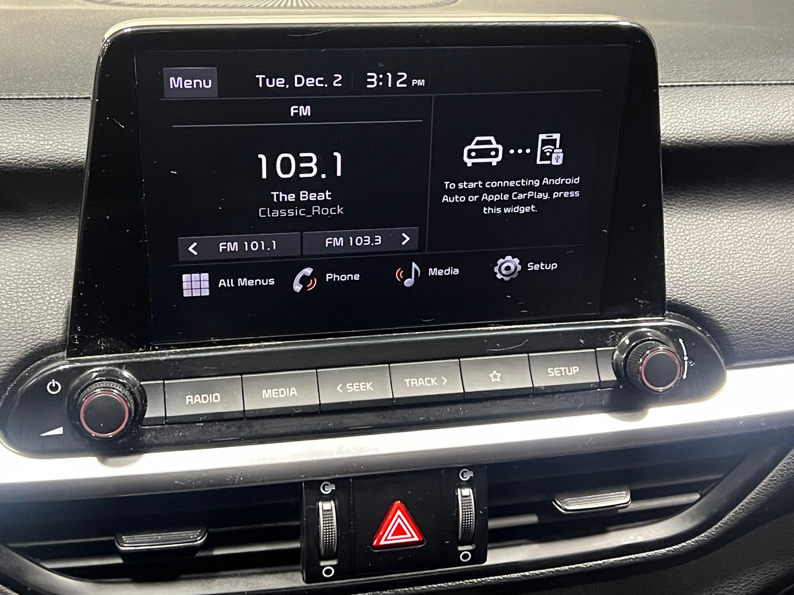 Thumbnail: 2022 Kia Forte - 4