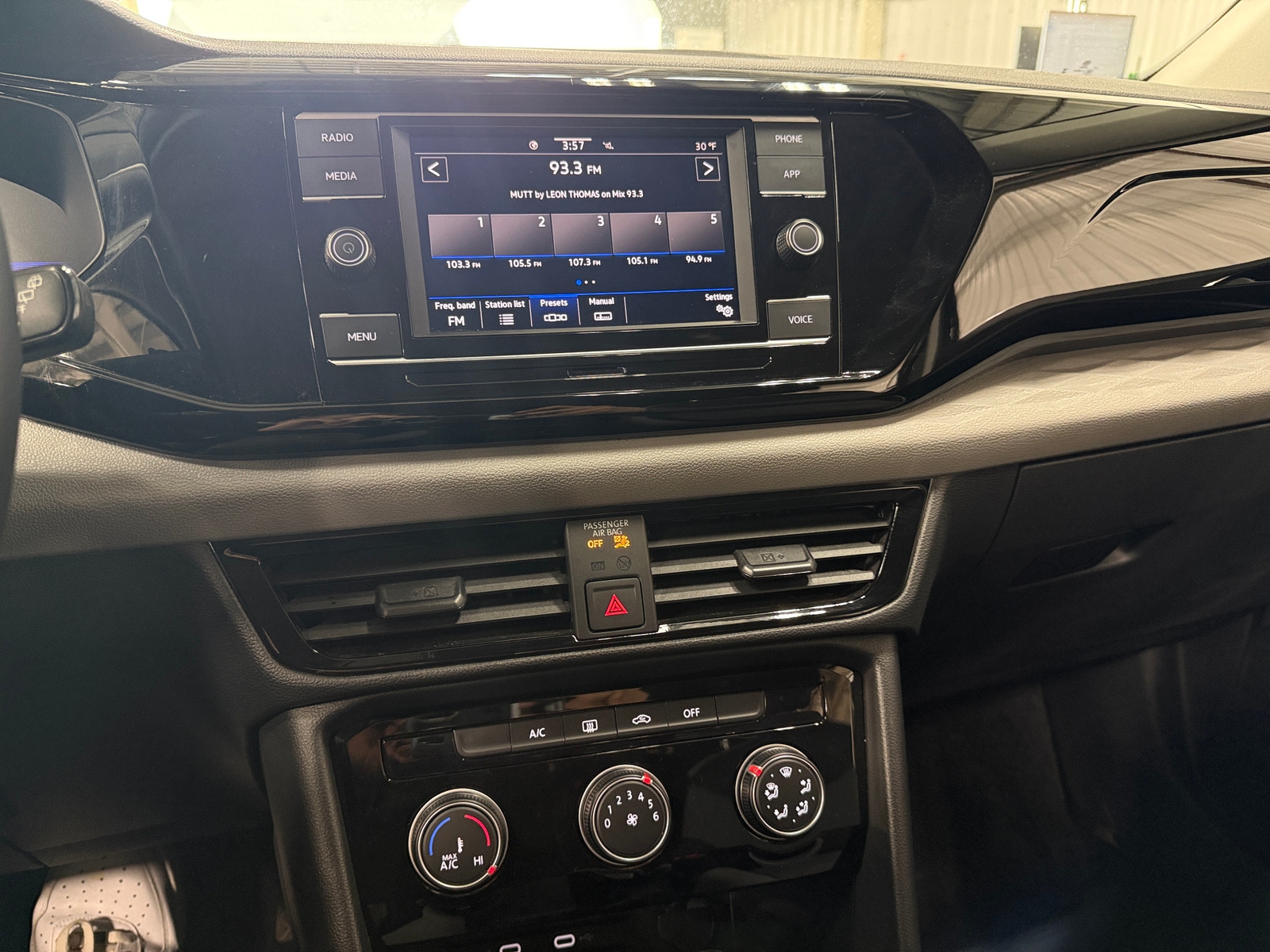 Thumbnail: 2024 Volkswagen Taos - 4