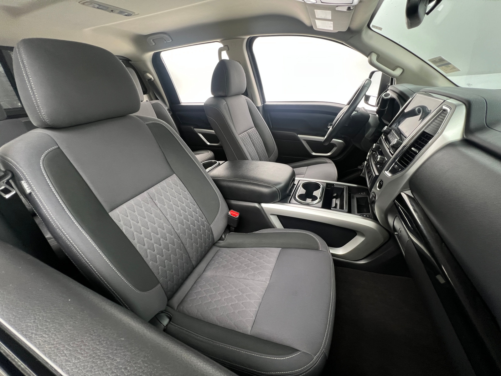 Thumbnail: 2020 Nissan Titan - 2