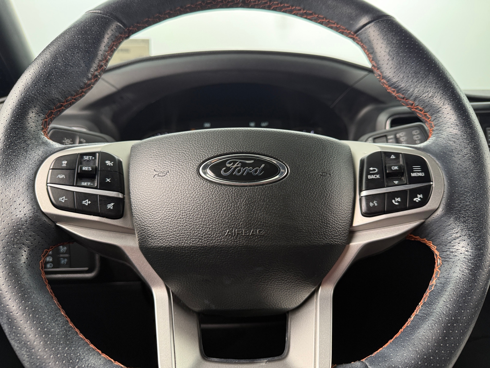 Thumbnail: 2022 Ford Explorer - 4