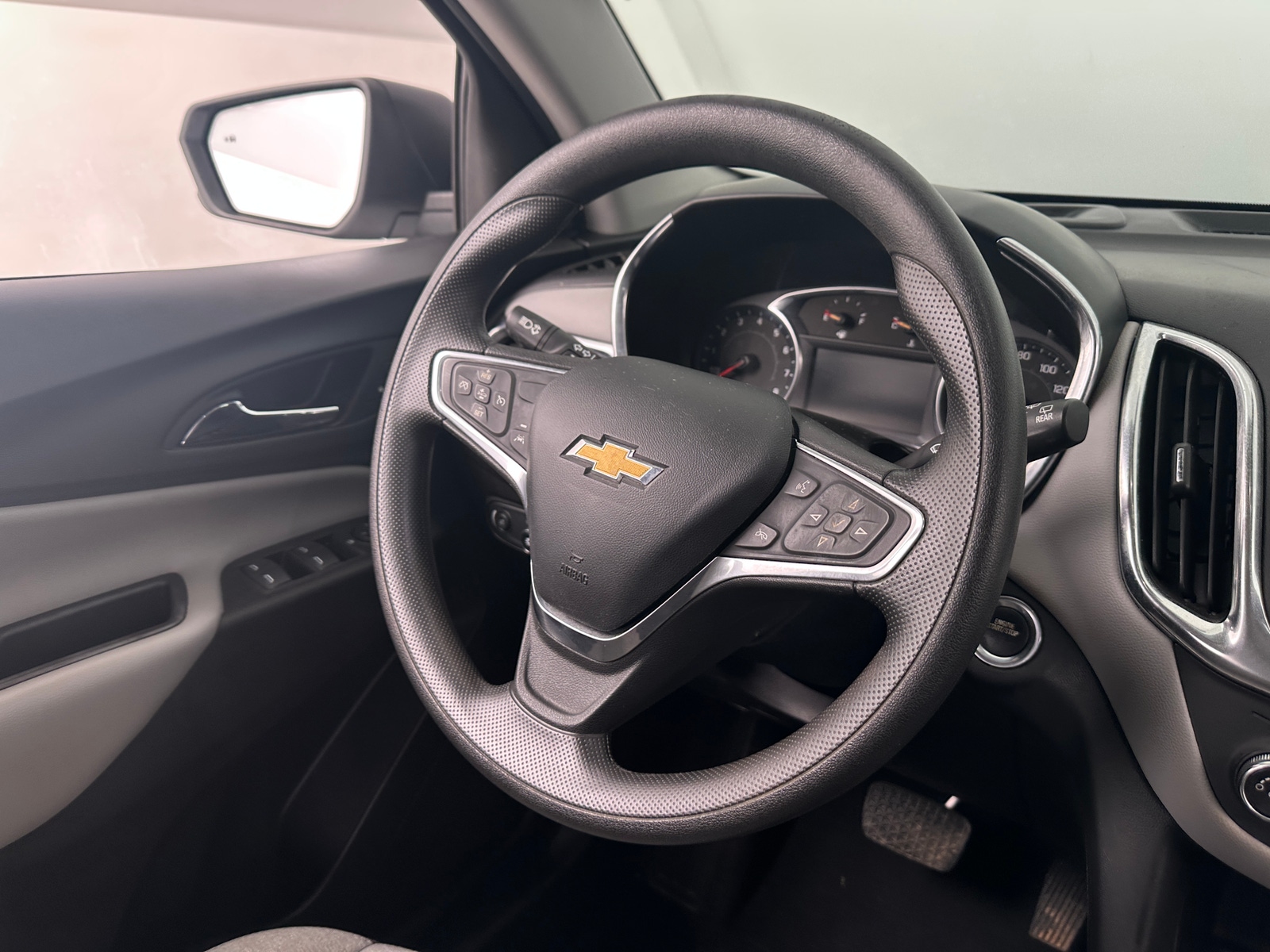 Thumbnail: 2022 Chevrolet Equinox - 5