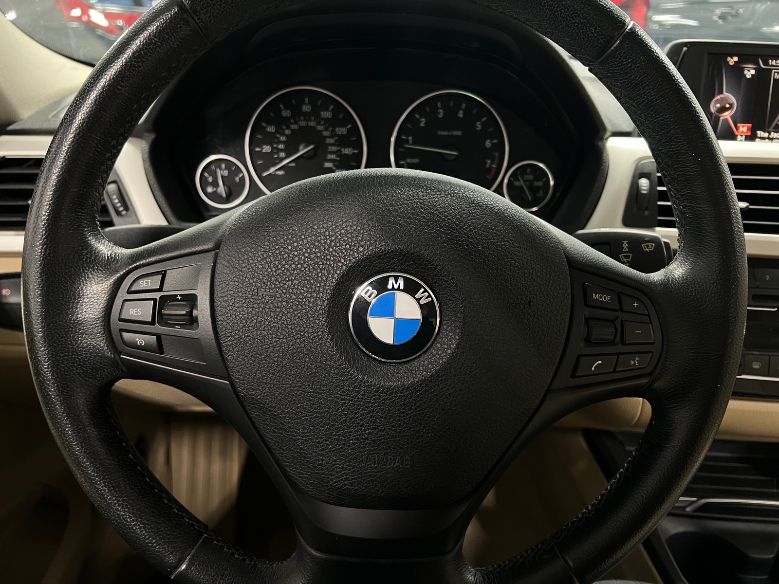 Thumbnail: 2016 BMW 3 Series - 4