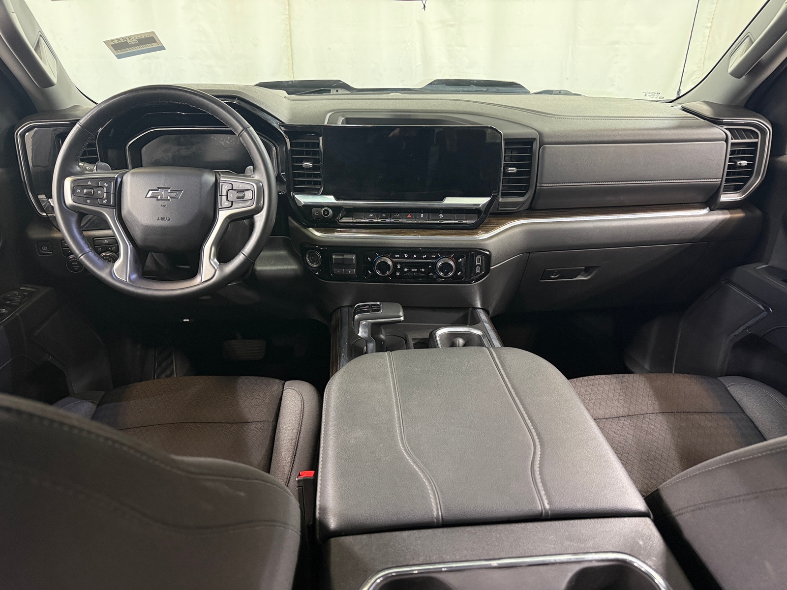 Thumbnail: 2024 Chevrolet Silverado 1500 - 3