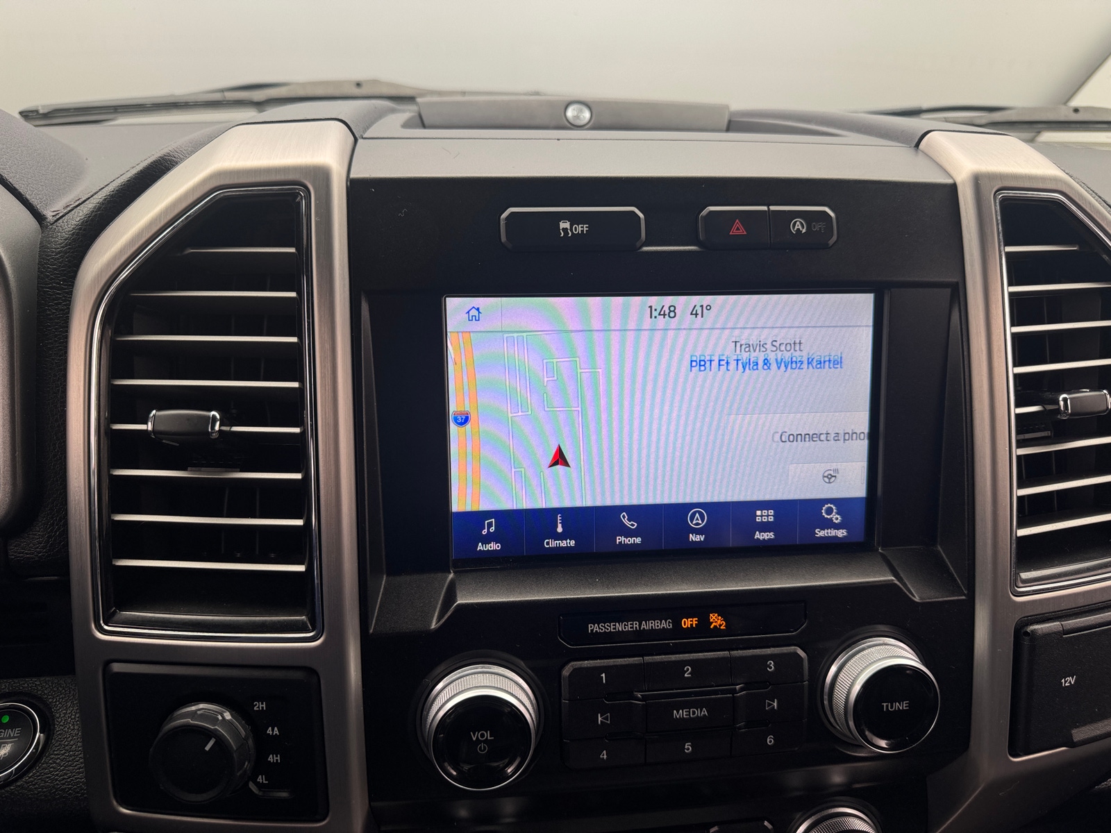 Thumbnail: 2019 Ford Econoline - 3