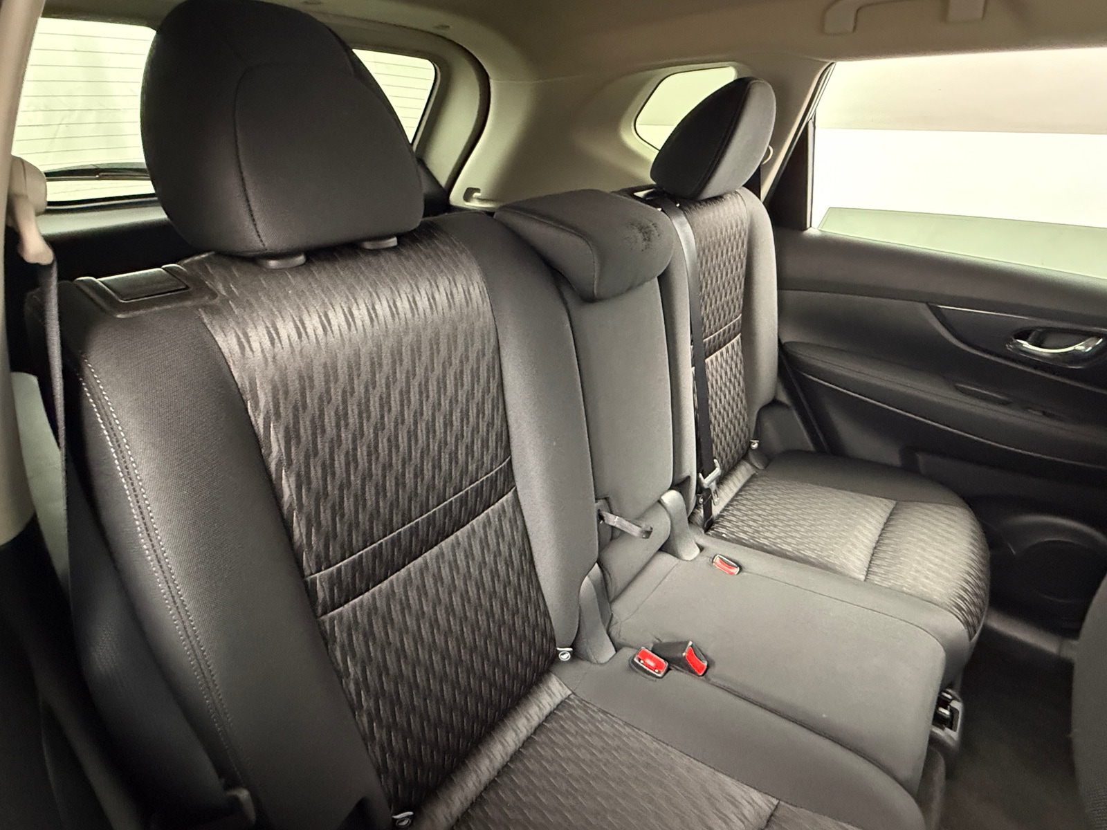 Thumbnail: 2017 Nissan Rogue - 6