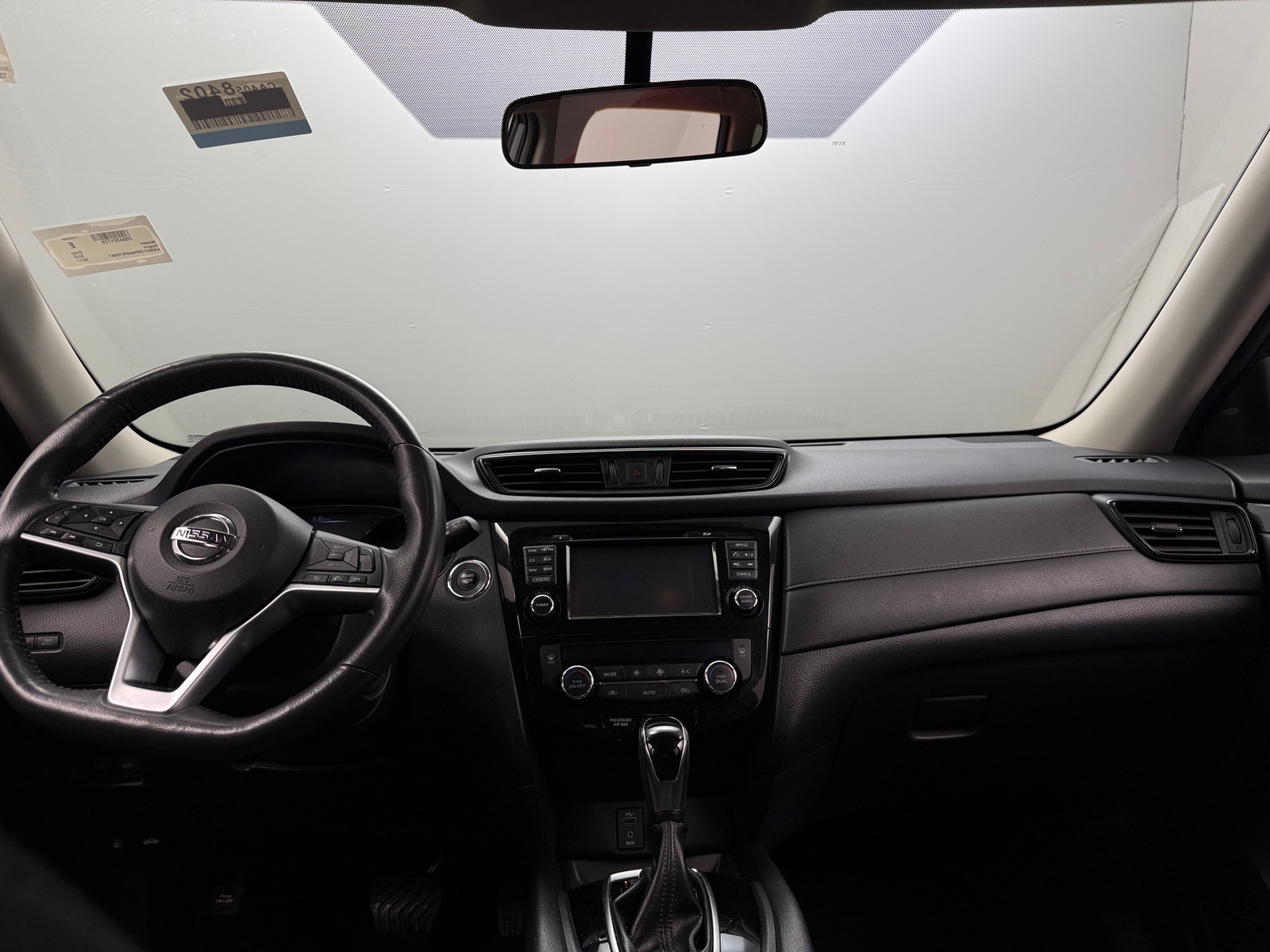 Thumbnail: 2017 Nissan Rogue - 3