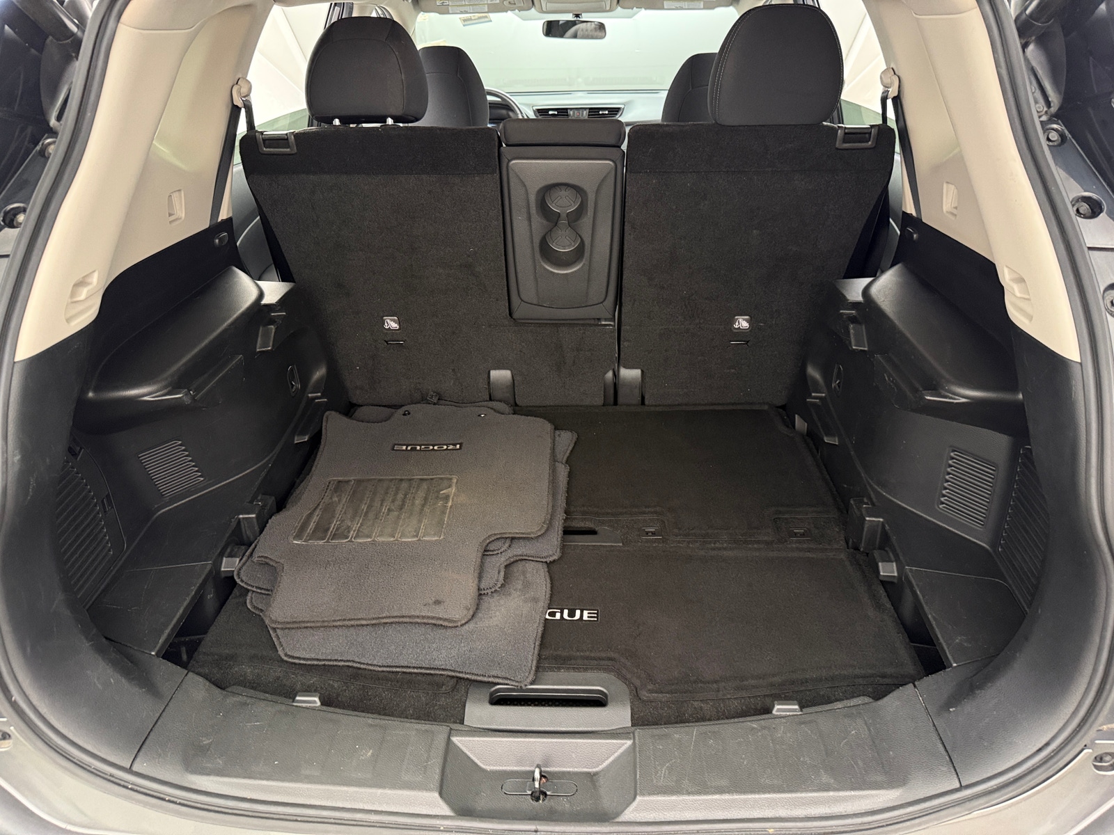 Thumbnail: 2017 Nissan Rogue - 7