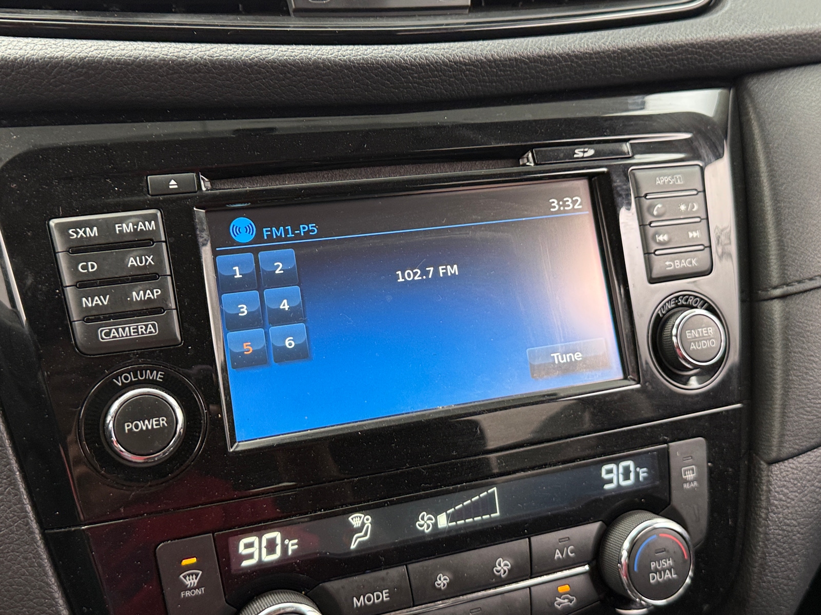 Thumbnail: 2017 Nissan Rogue - 4